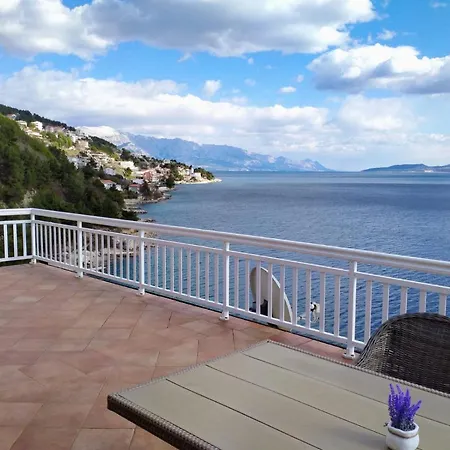 Dolphin Apartments, Each With The Sea View Apartment