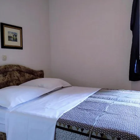 Dolphin Apartments, Each With The Sea View Apartment