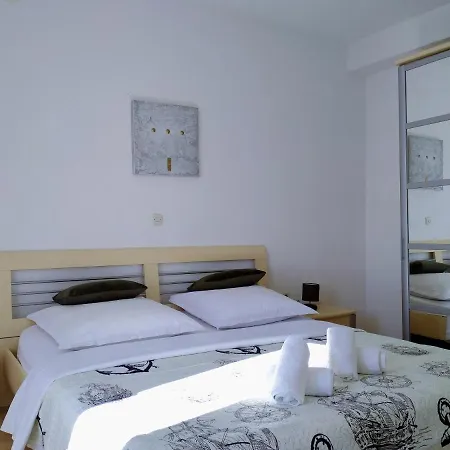 Dolphin Apartments, Each With The Sea View Apartment