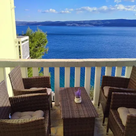 Dolphin Apartments, Each With The Sea View Apartment
