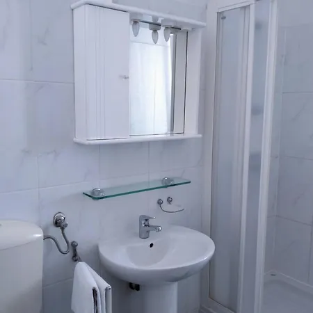 Dolphin Apartments, Each With The Sea View Apartment *